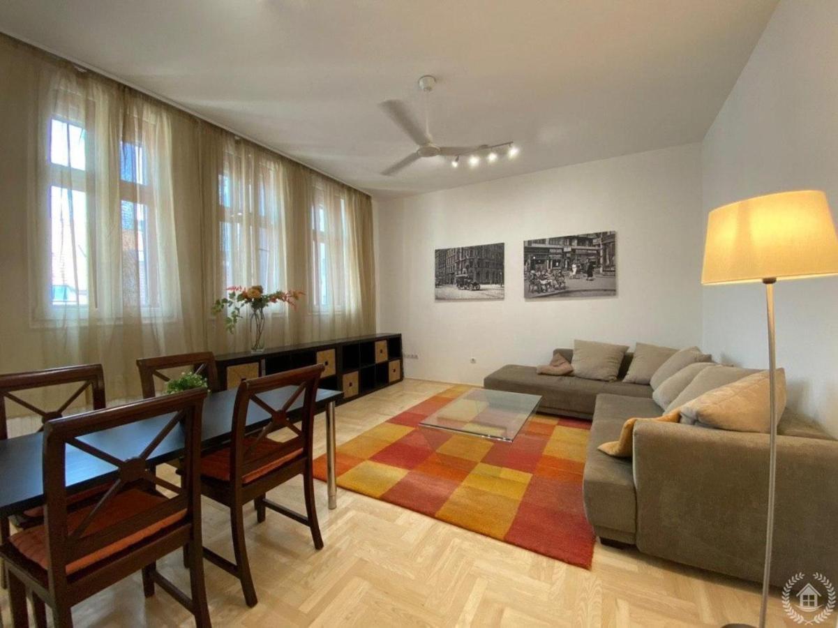 Downtown Gozsdu Vibe Apartments บูดาเปสต์ ภายนอก รูปภาพ